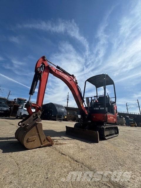 Kubota KX 015-4 ミニ油圧ショベル 7t以下（ミニユンボ・ミニディガー）