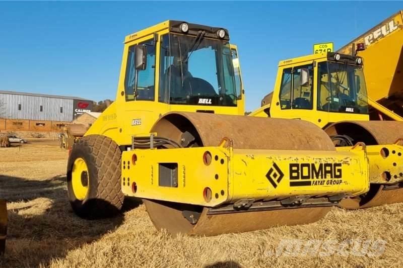 Bomag BW212D-40 コンバインドローラ