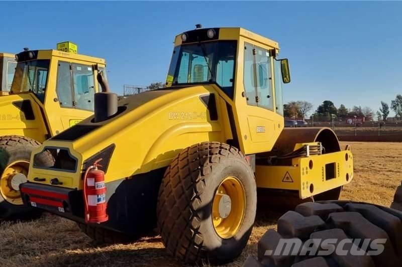 Bomag BW212D-40 コンバインドローラ