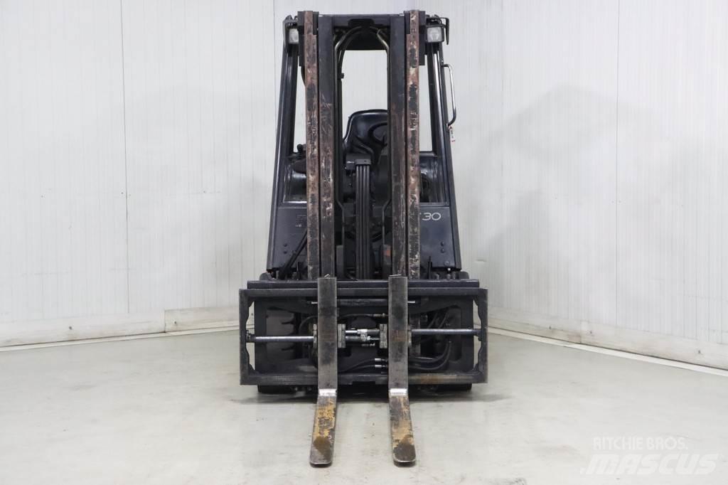 Linde E30-02 バッテリーフォークリフト