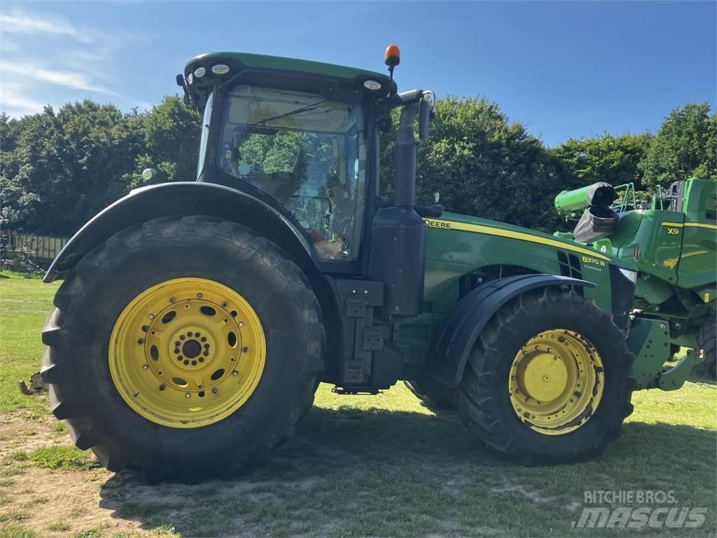 John Deere 8370R トラクター