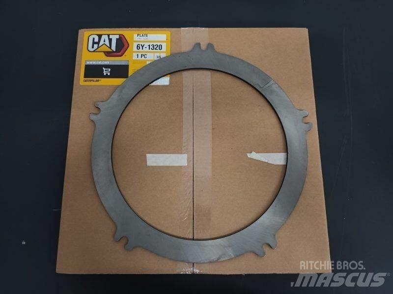 CAT PLATE 6Y-1320 シャーシ及びサスペンション