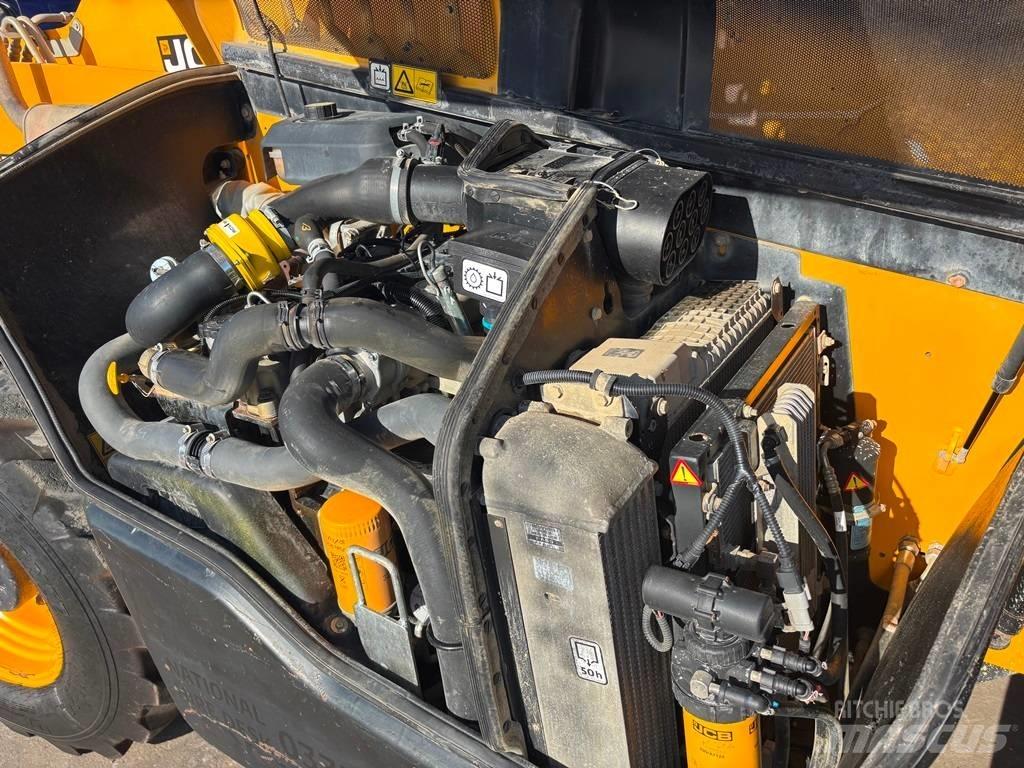 JCB 535-125 Hiviz テレスコーピックハンドラー