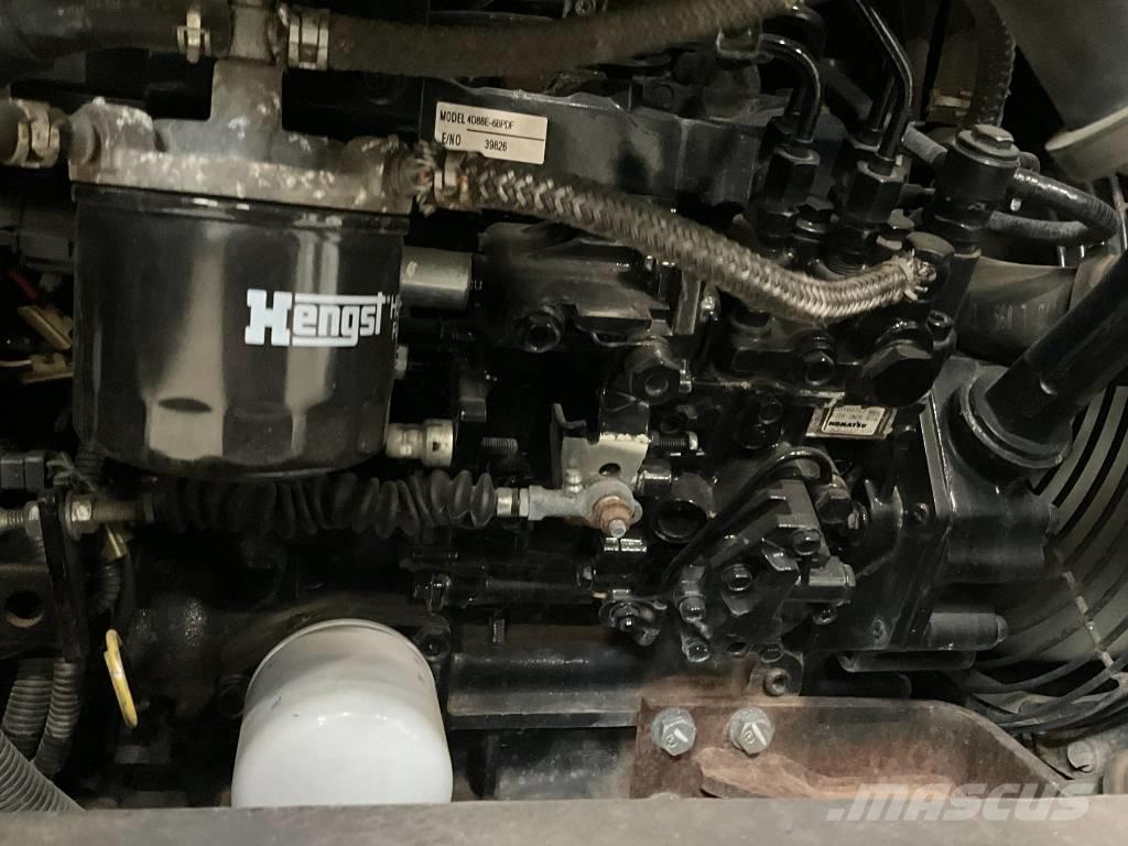 Komatsu PC 55 MR-3 ミニ油圧ショベル 7t以下（ミニユンボ・ミニディガー）