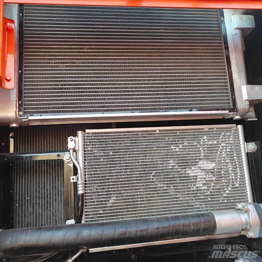 Doosan DX300LC-9C 大型油圧ショベル12t以上（パワーショベル・ユンボ）