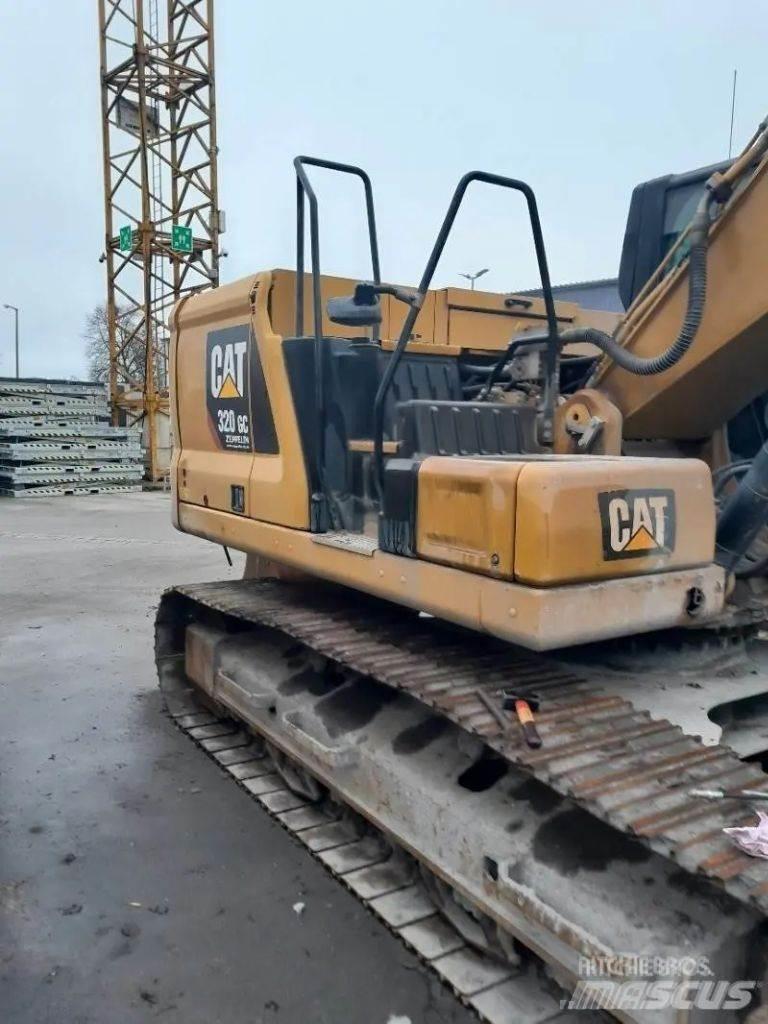 CAT 320 大型油圧ショベル12t以上（パワーショベル・ユンボ）