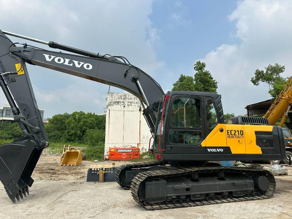 Volvo EC 210 中型油圧ショベル 7ｔ-12ｔ（ユンボ・パワーショベル・バックホー）