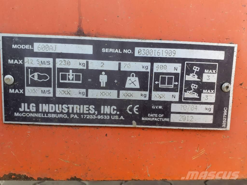JLG 600AJ ブームリフト　屈伸型