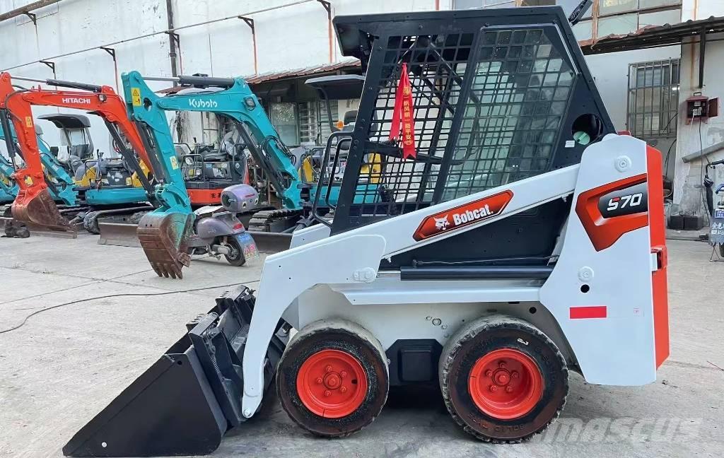 Bobcat S 70 スキッドステアローダー