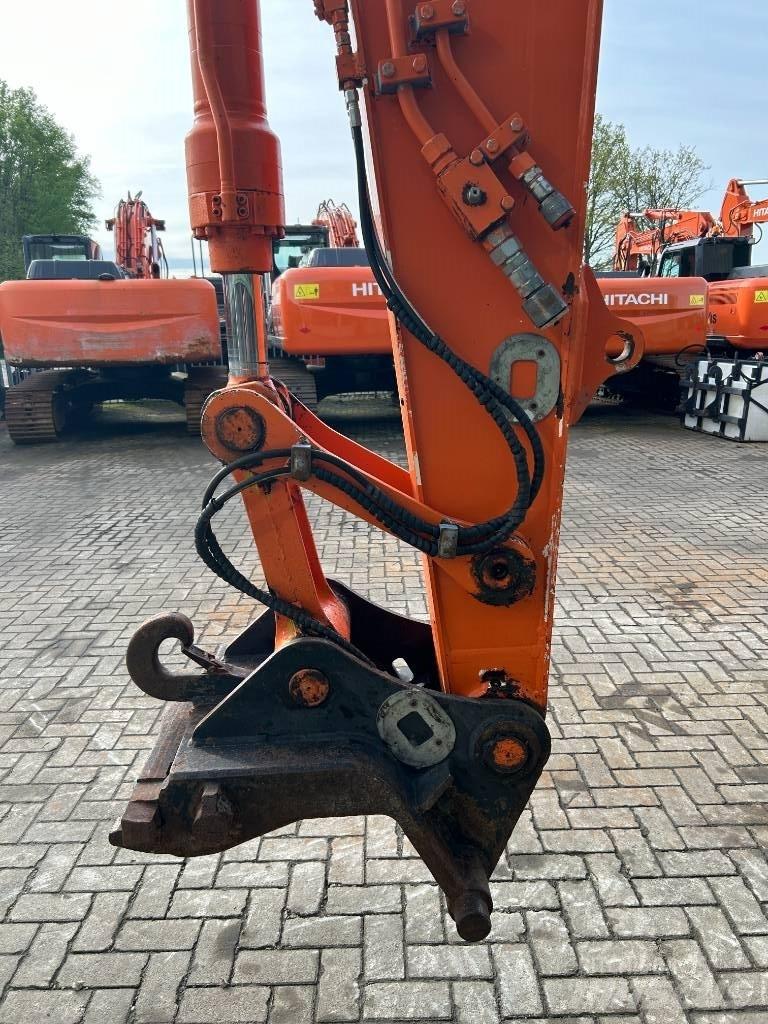Hitachi ZX 140 W-3 ホイール式油圧ショベル（パワーショベル・ユンボ・バックホー）