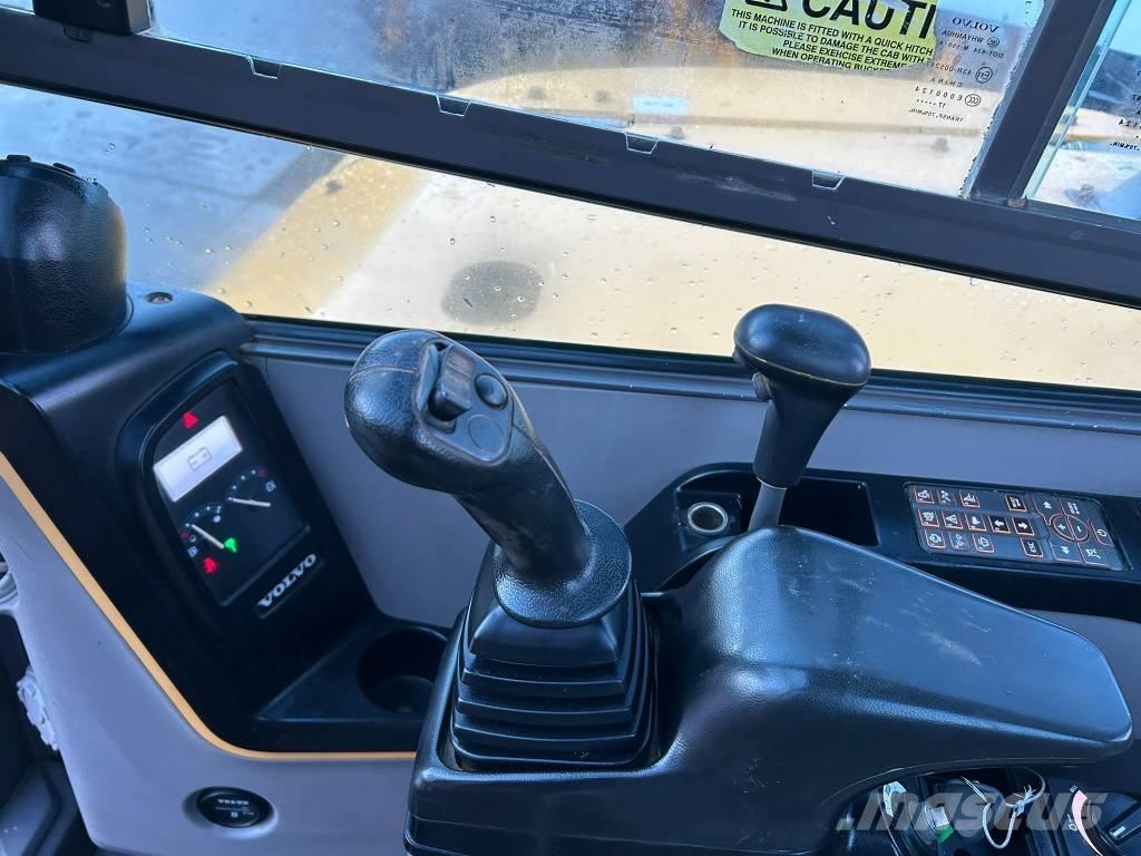 Volvo ECR 88 D 中型油圧ショベル 7ｔ-12ｔ（ユンボ・パワーショベル・バックホー）