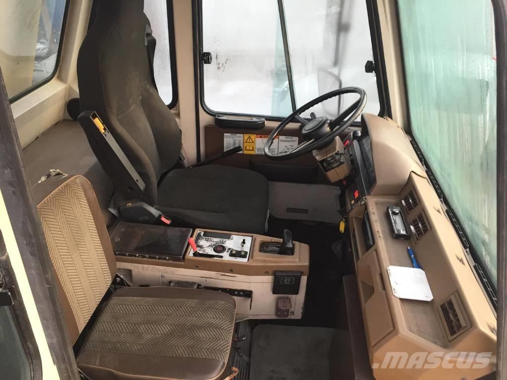 Komatsu HD 465-5 リジットフレーム式ダンプトラック