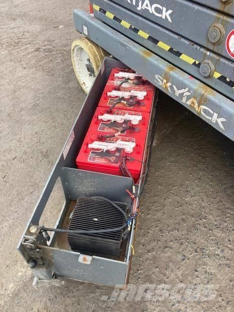 SkyJack SJ III 3226 シザースリフト