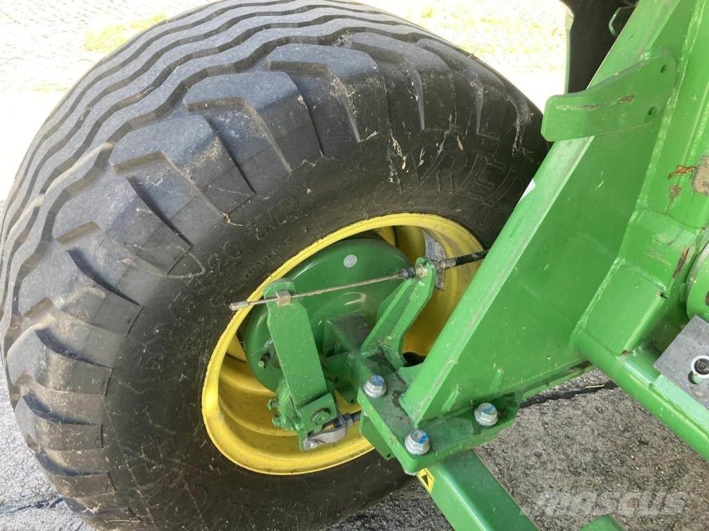John Deere V461M ラウンドベーラー