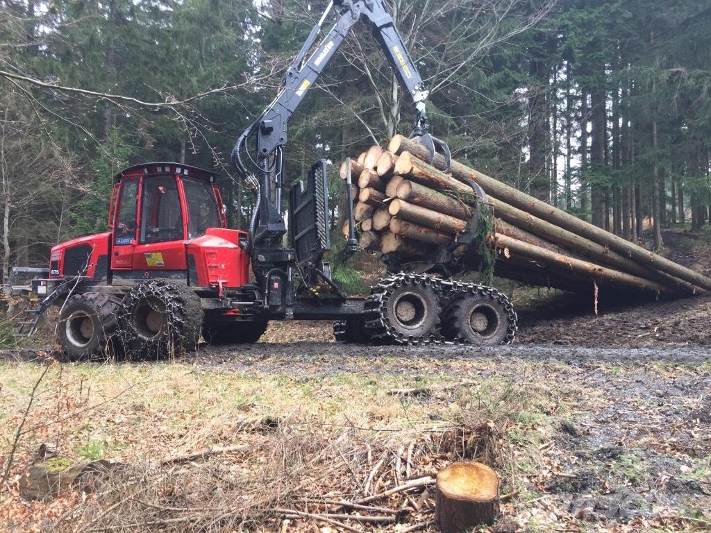 Komatsu 875 フォワーダー