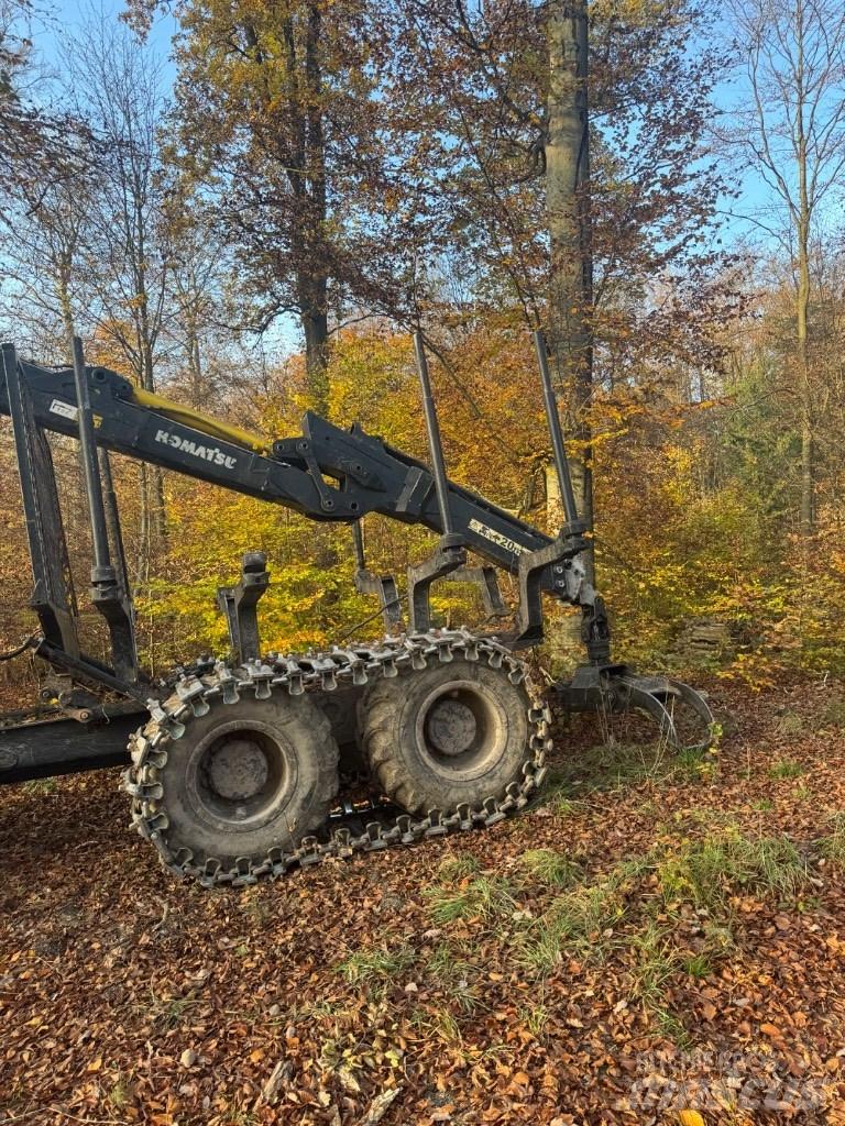 Komatsu 875 フォワーダー