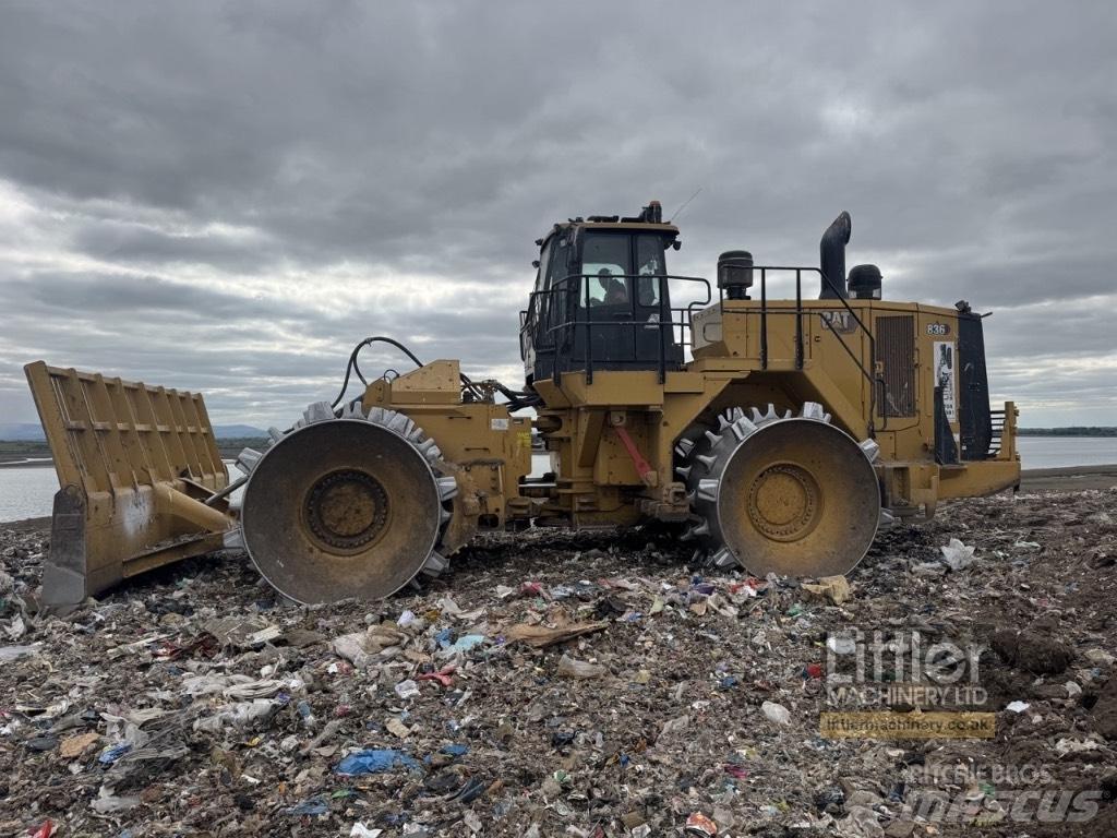 CAT 836 廃棄物コンパクター
