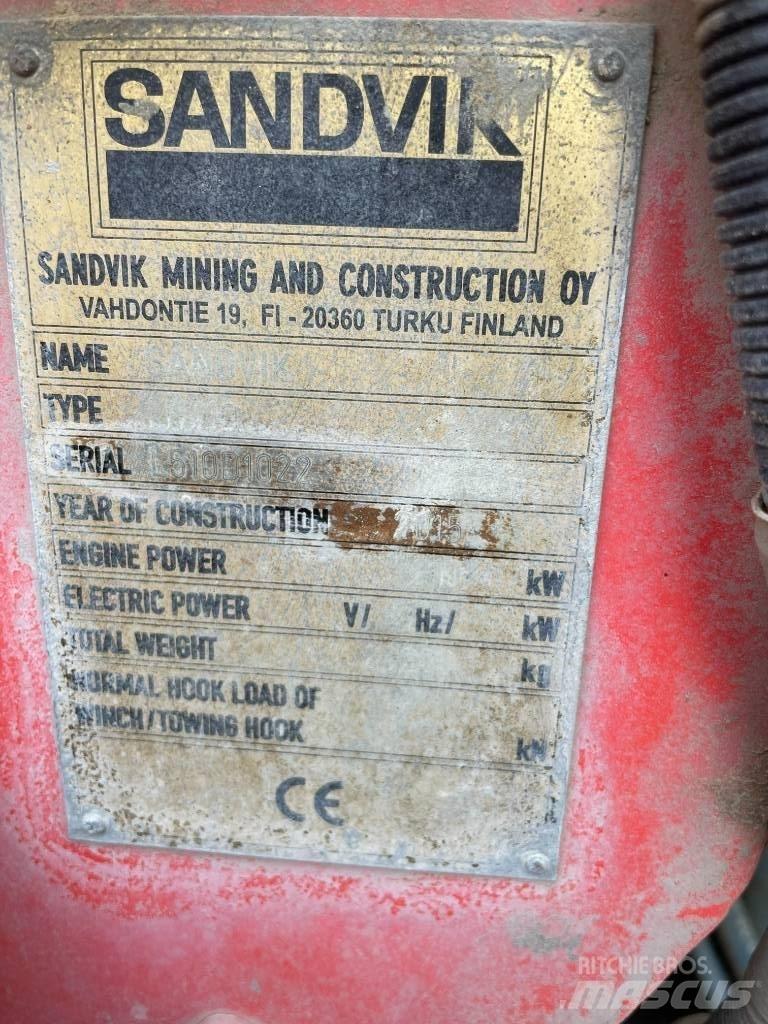 Sandvik LH 410 地下ローダー