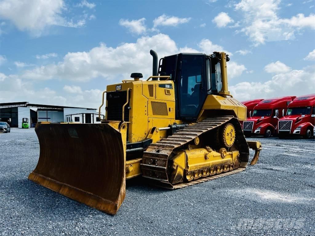 CAT D 6 N XL ブルドーザー