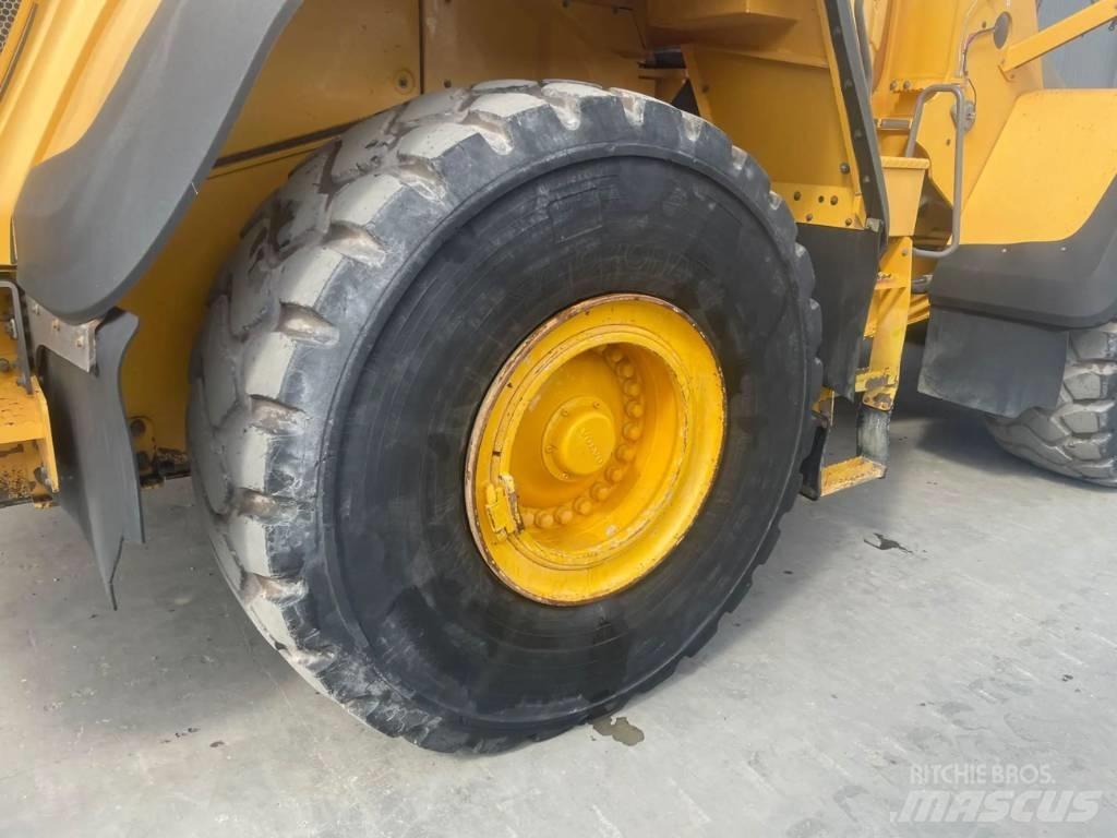 Volvo L180G ホイールローダー・タイヤショベル