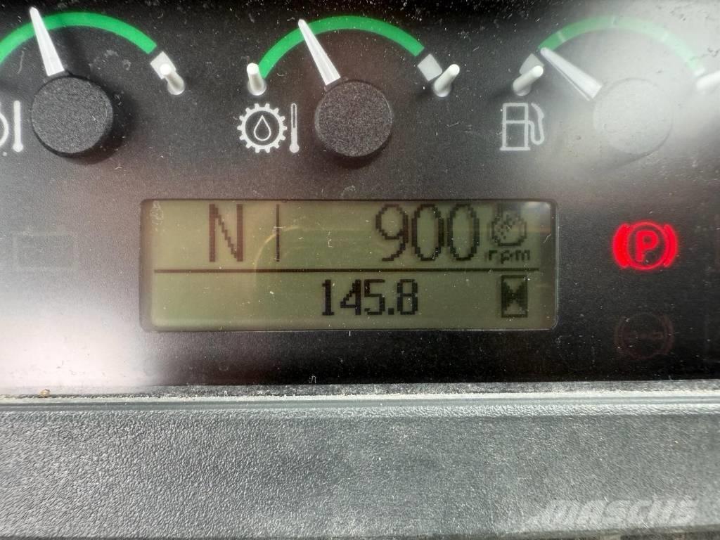 John Deere 710 J バックホーローダー