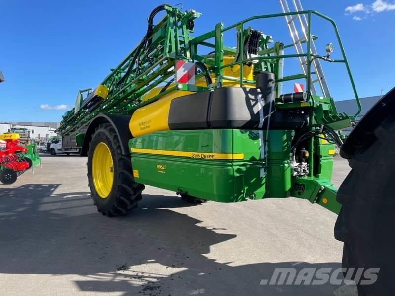 John Deere R952i 牽引型スプレイヤー