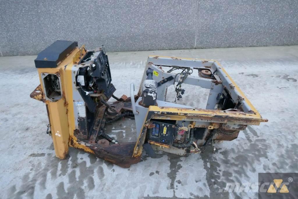 CAT 220-2800 キャビン及び内装