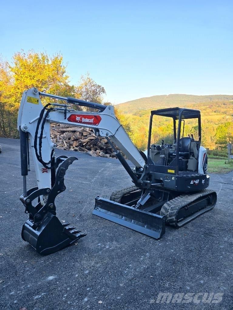 Bobcat E 42 ミニ油圧ショベル 7t以下（ミニユンボ・ミニディガー）