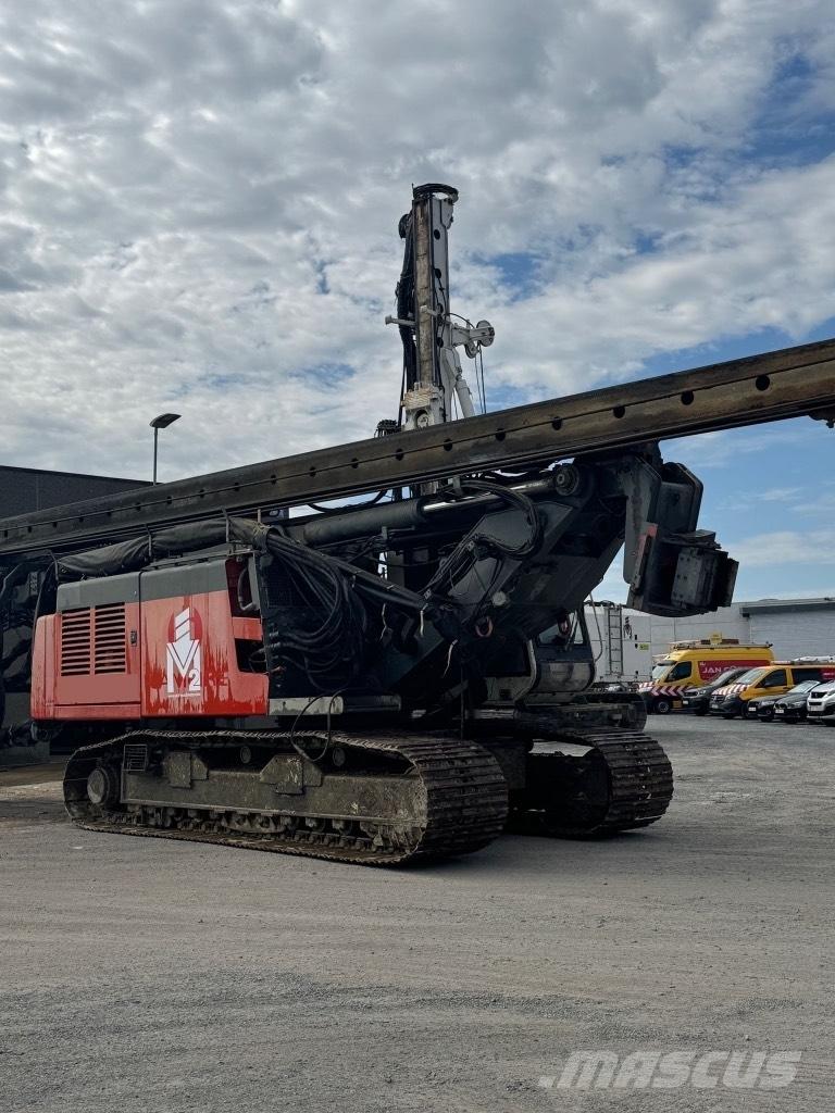 Liebherr LRB 155 杭打ち機