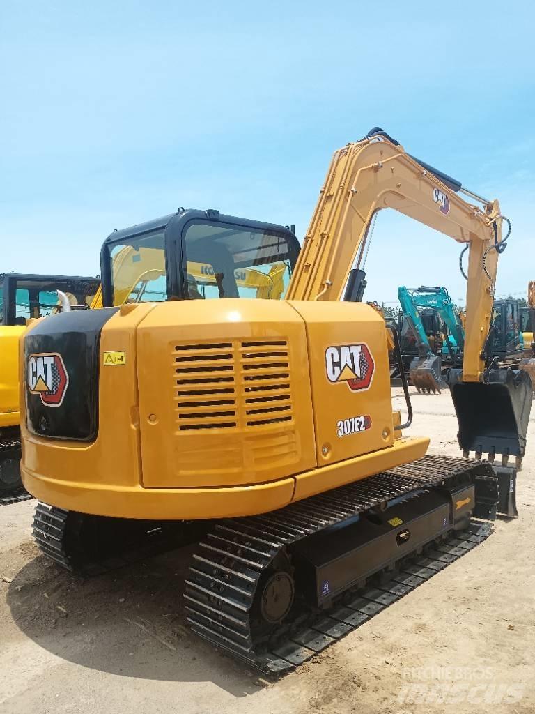 CAT 307E2 中型油圧ショベル 7ｔ-12ｔ（ユンボ・パワーショベル・バックホー）