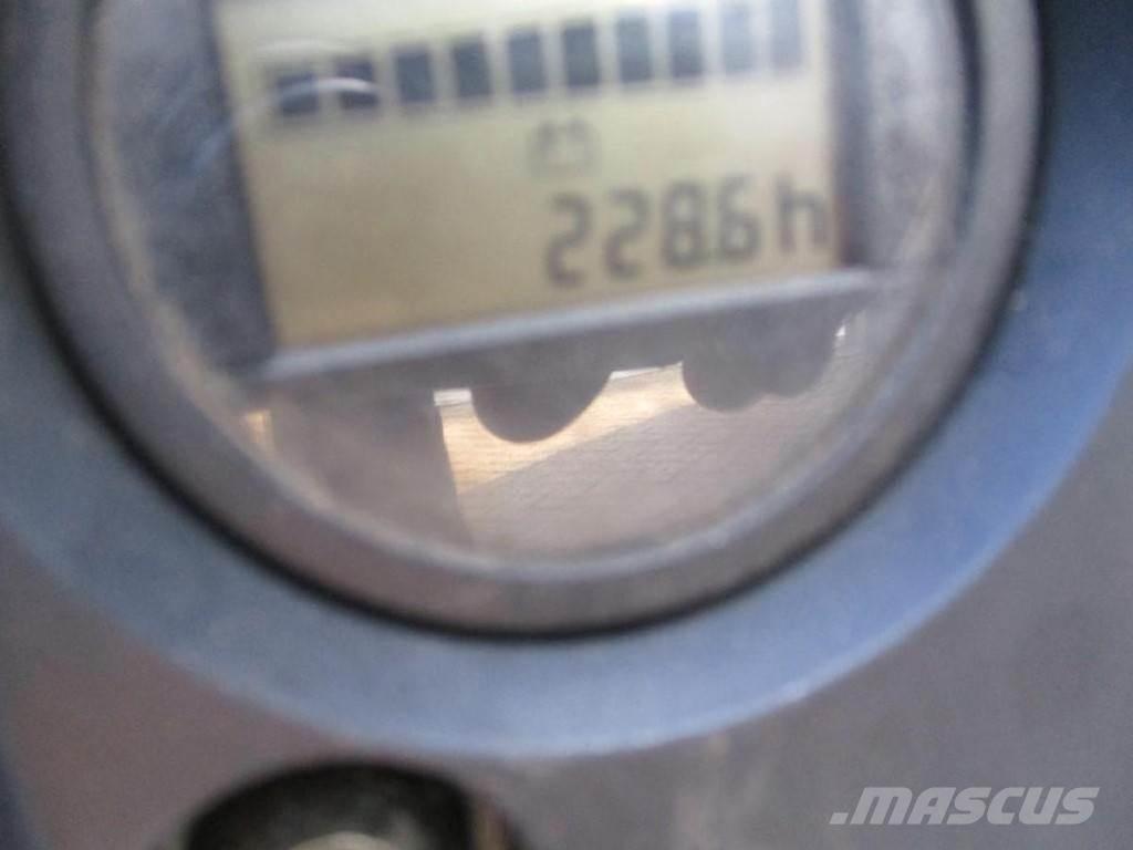 Still EXU 16 ローリフト