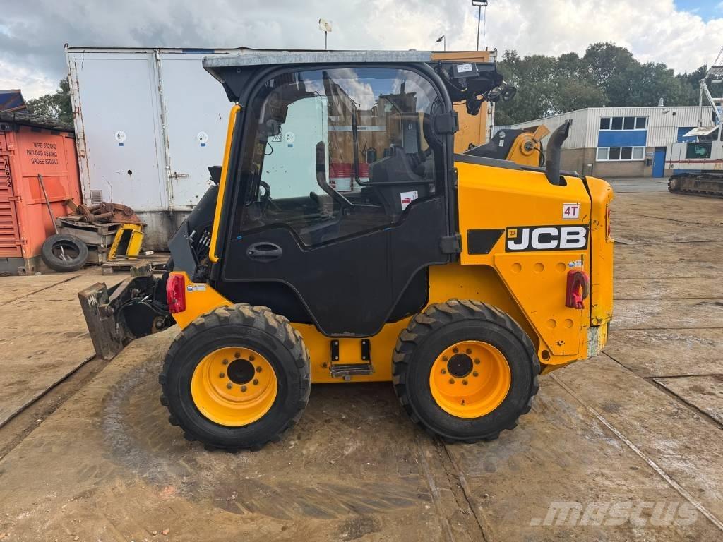 JCB 250t4 スキッドステアローダー