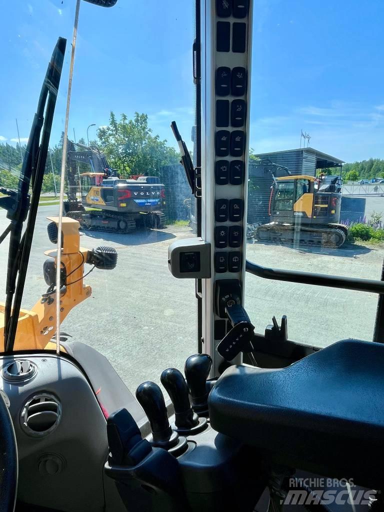 Volvo L 120 H ホイールローダー・タイヤショベル