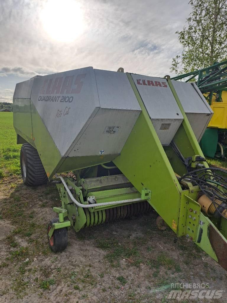 CLAAS 2100RC スクエアベーラー