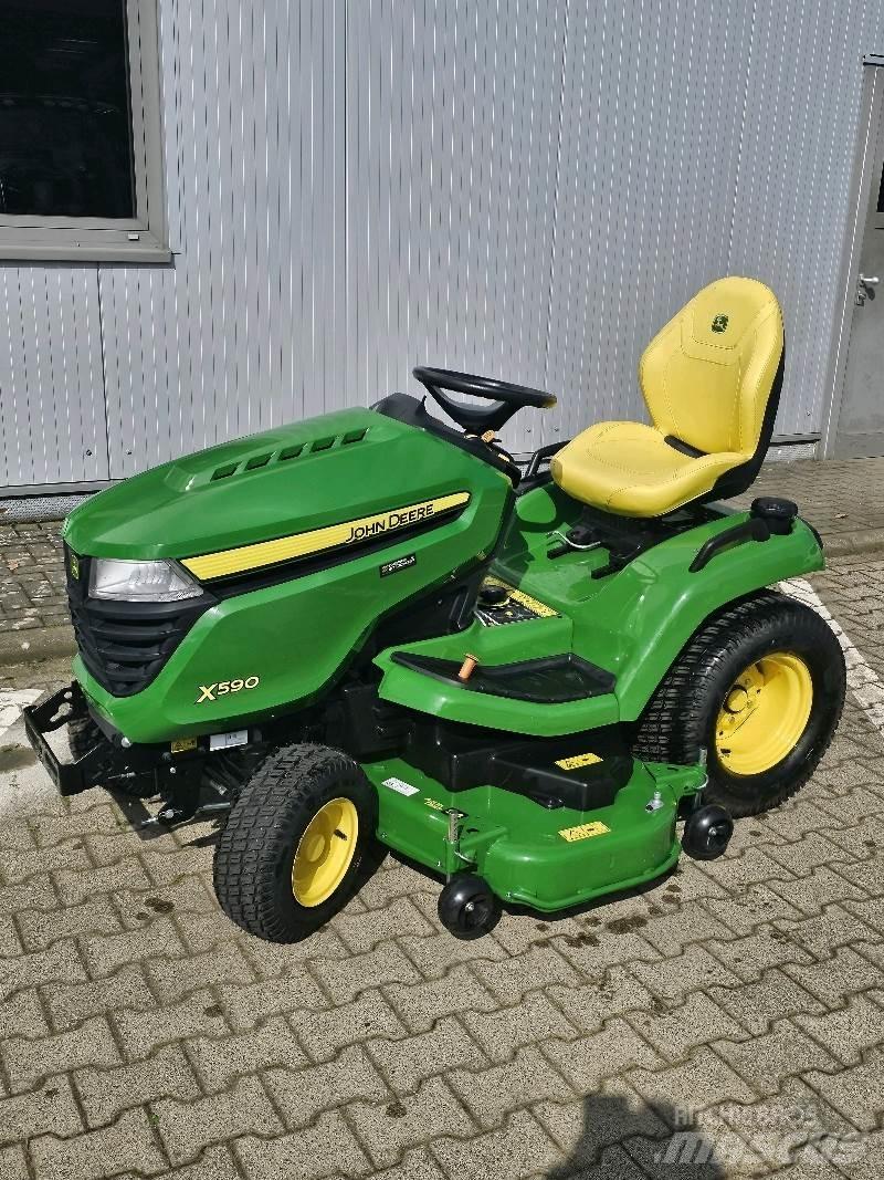 John Deere X590 芝刈り機