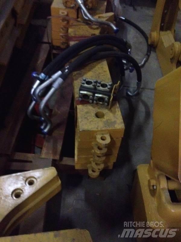 CAT D7H Ripper NEW 建設機械 -　その他