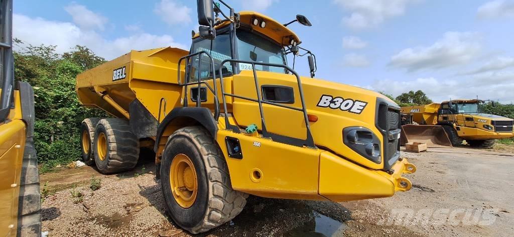 Bell B 30 E アーティキュレート式ダンプトラック
