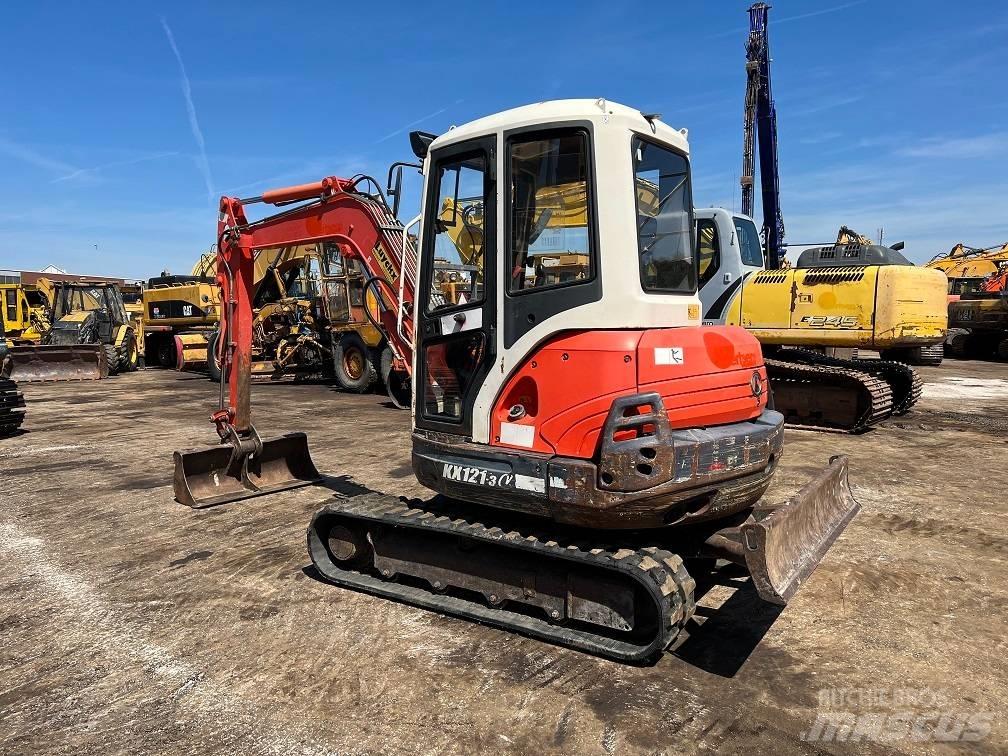 Kubota KX 121-3 ミニ油圧ショベル 7t以下（ミニユンボ・ミニディガー）