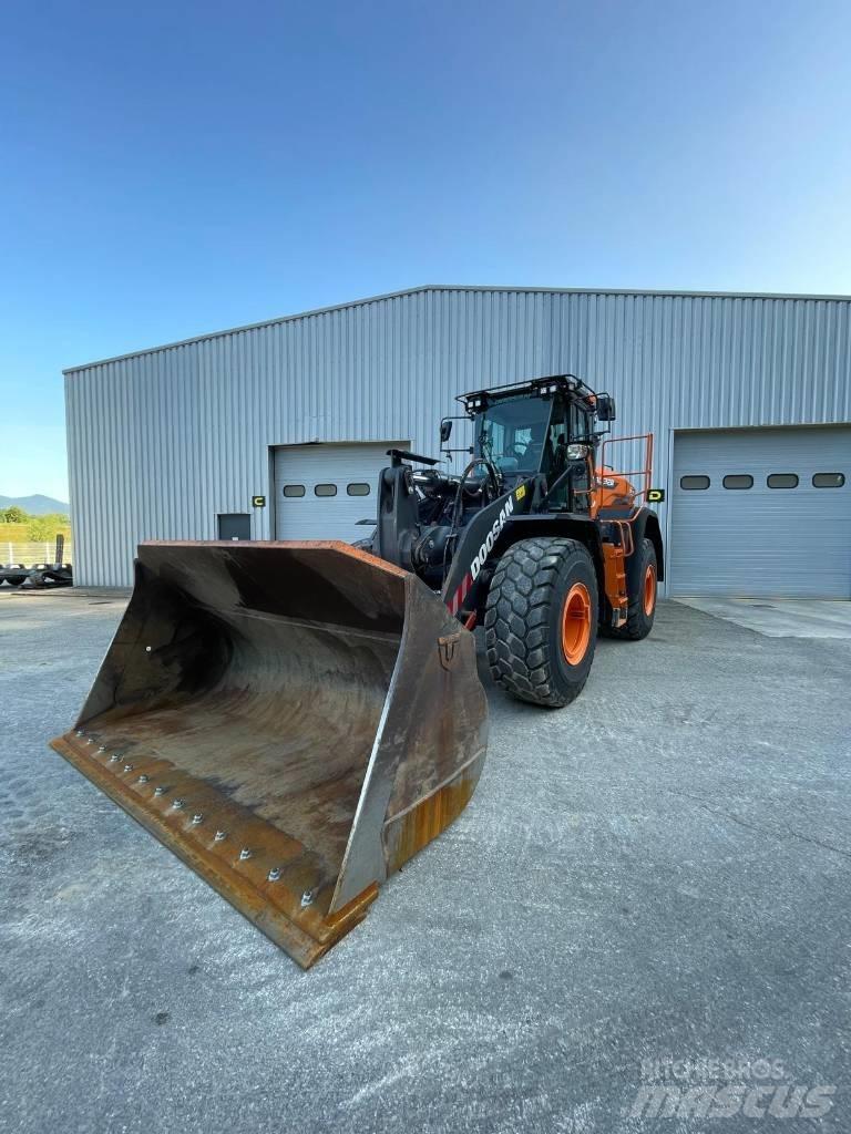 Doosan DL 320-7 ホイールローダー・タイヤショベル