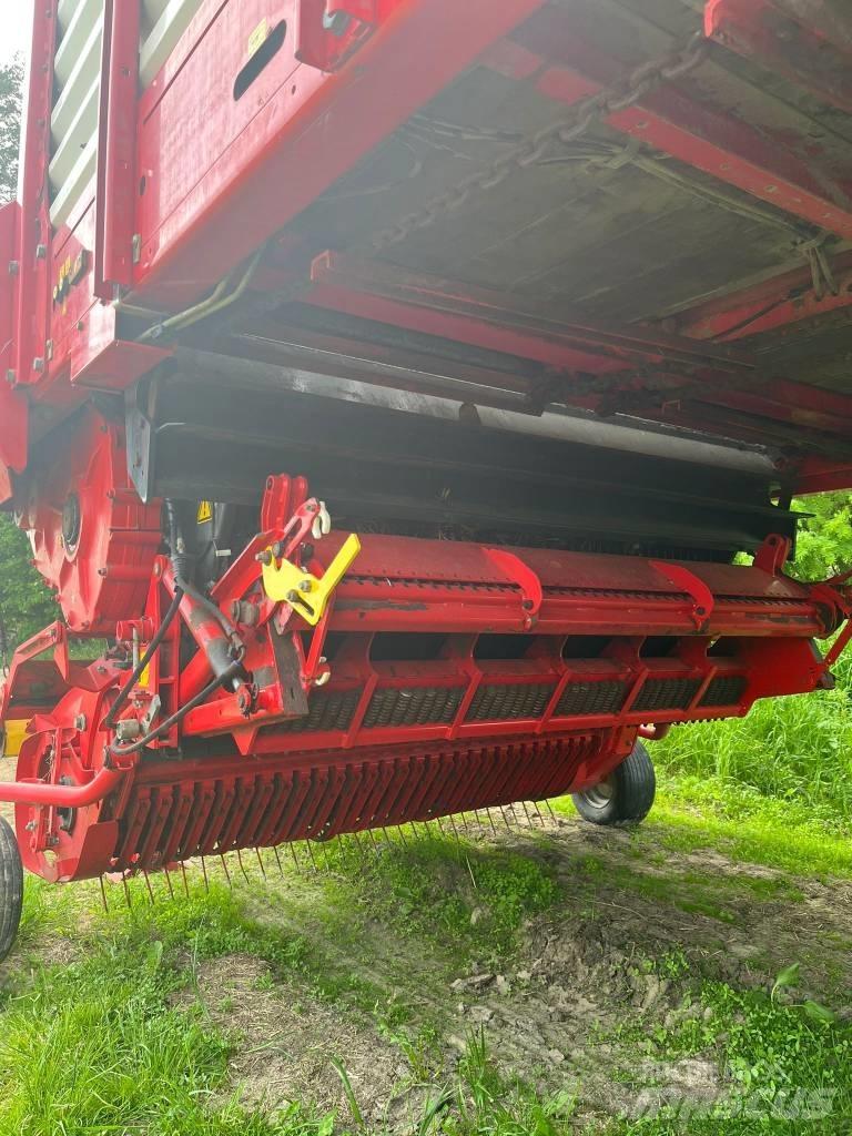 Pöttinger Jumbo 7210 セルフローディングトレーラー