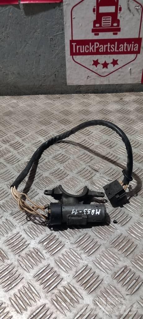 MAN TGA   81464336004 キャビン及び内装