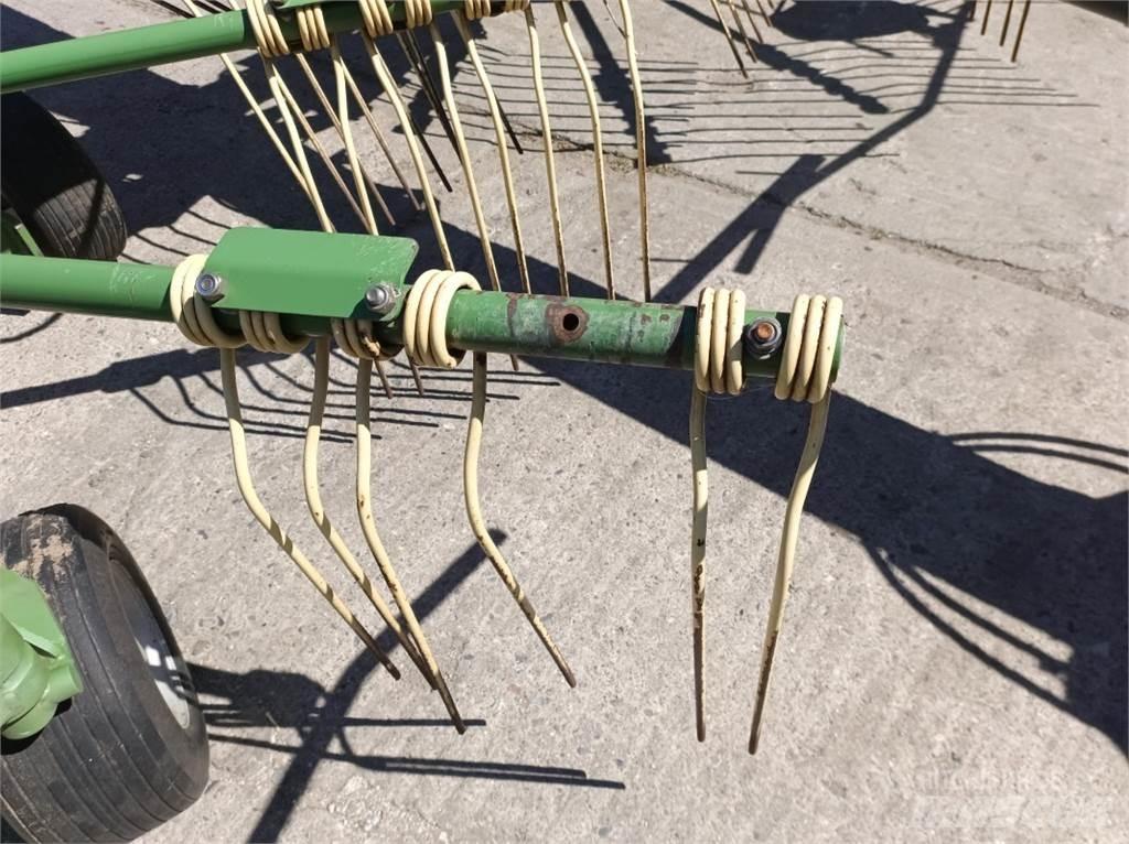 Krone Swadro 800 スワーサー・ウインドローア