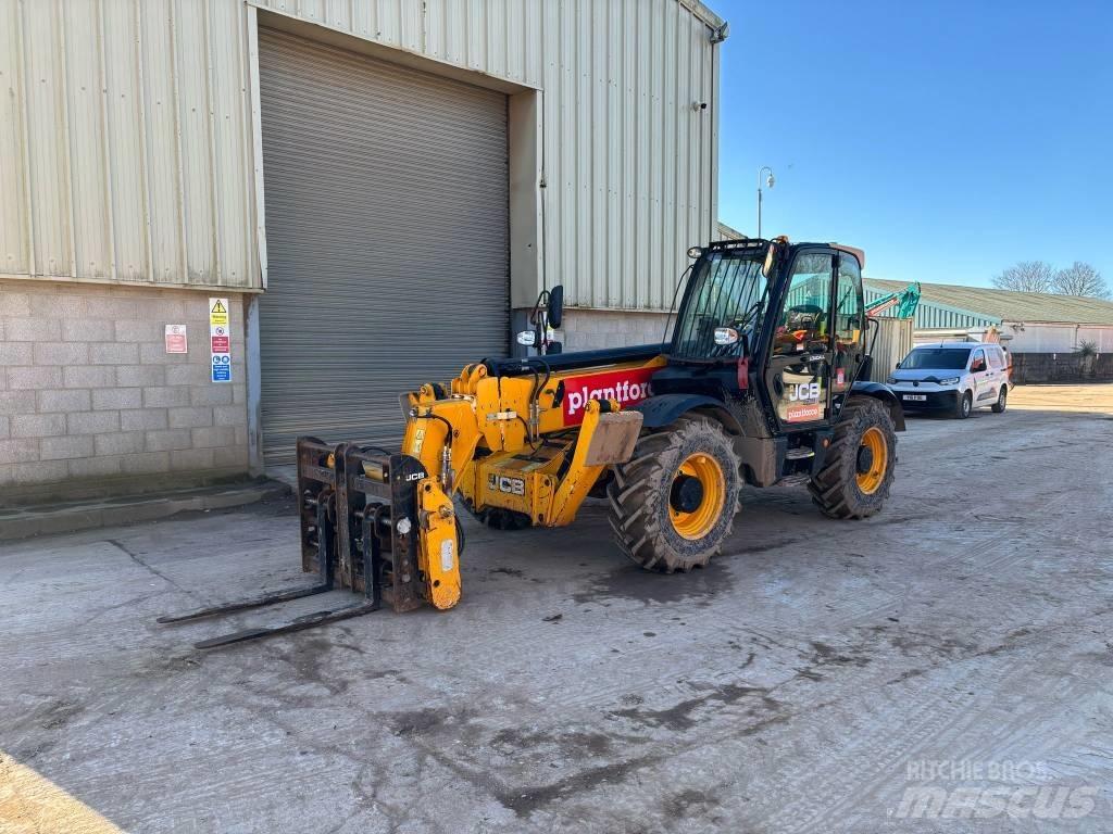 JCB 540-140 Hi Vis テレスコーピックハンドラー