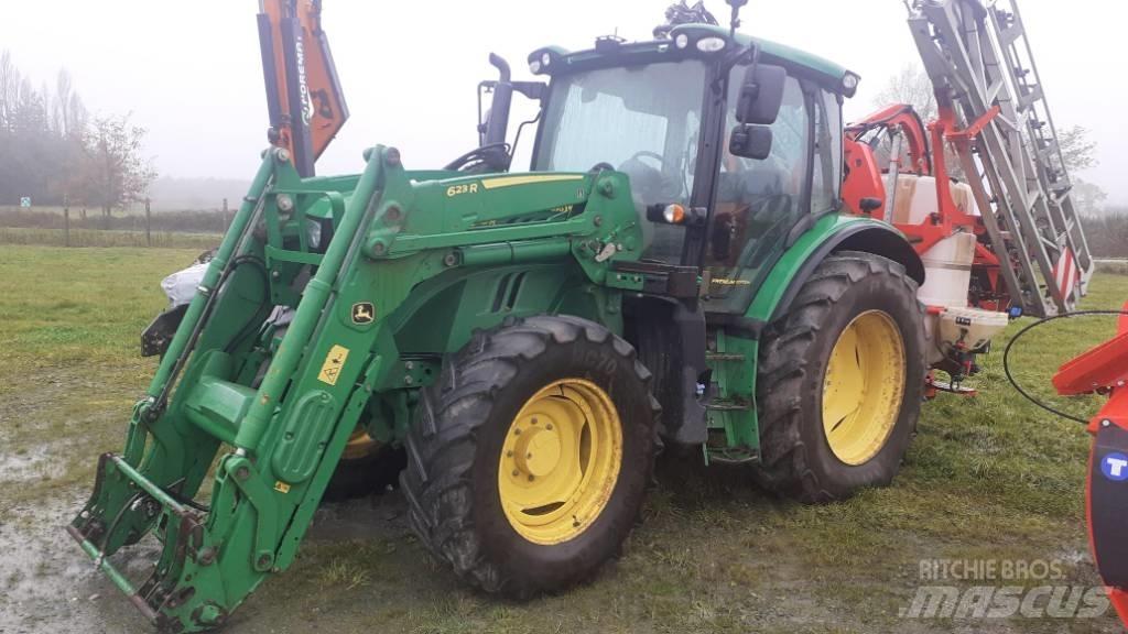 John Deere 6110 R トラクター