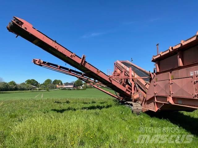 Terex Finlay 694T 自走式スクリーン