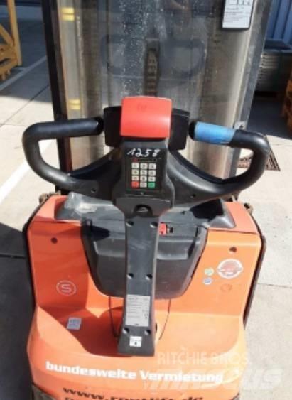 Toyota BT SWE 120L ハンド　パレットトラック