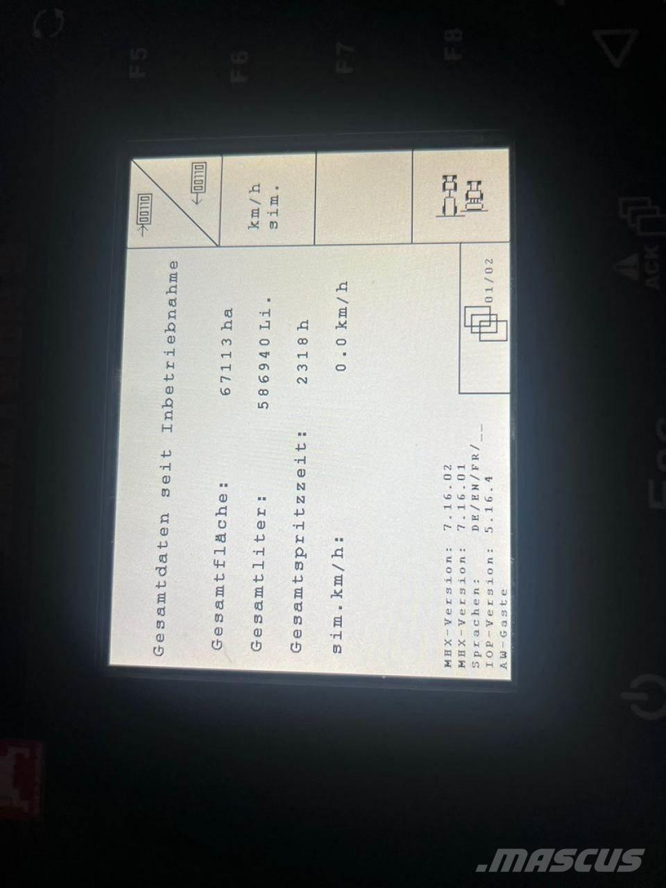 Amazone UX 4200 牽引型スプレイヤー