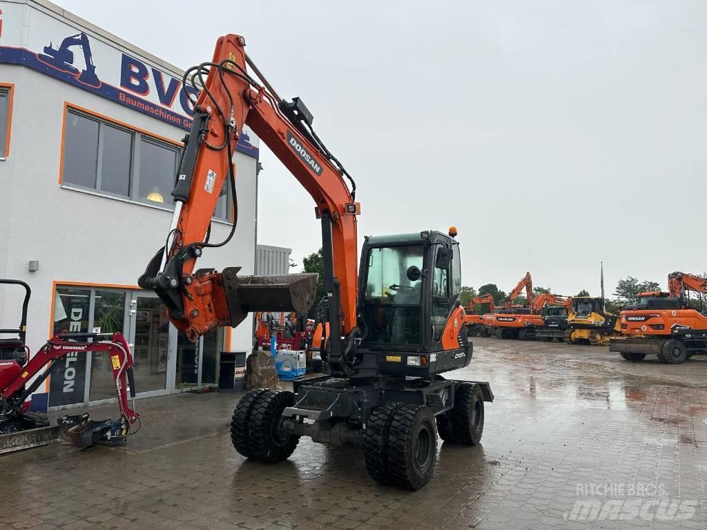 Doosan DX 57 W-5 ホイール式油圧ショベル（パワーショベル・ユンボ・バックホー）