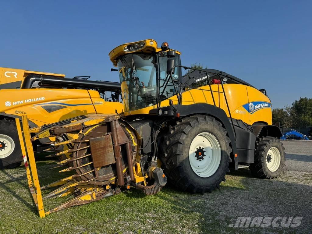 New Holland FR 600 自走式フォレージハーベスター
