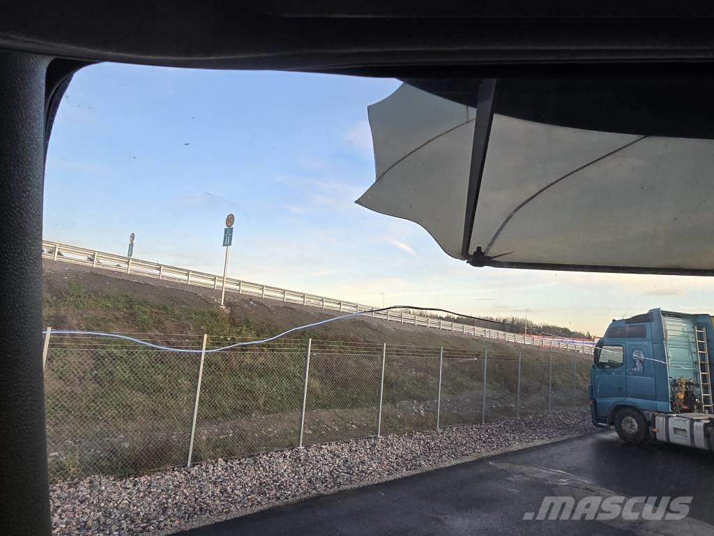 Volvo FM 330 ボックスボディー、ウイング、箱車